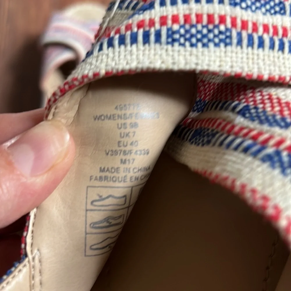 Land’s End Textile Espadrille Cross Strap Sandal Size 9B Women’s Red/blue EUC